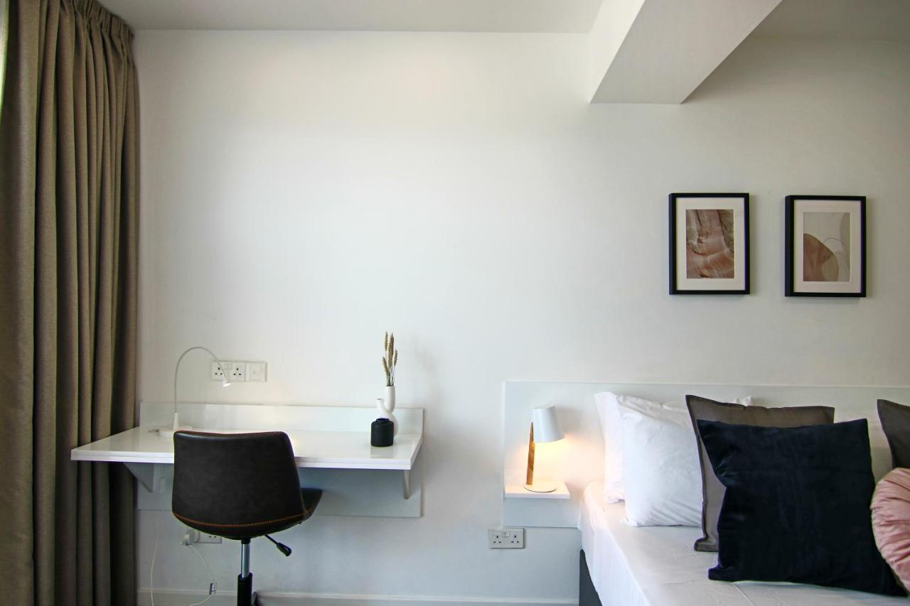 Phaedrus Living: Luxury Suite Nicosia 505 Экстерьер фото